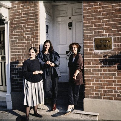 Sandra Drew, Maryrose Sinn and Caroline Douglas outside Drew Gallery, 1986