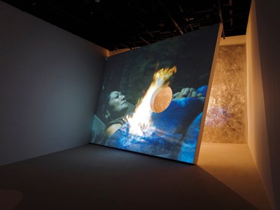 Installation view of Synchronicity (2018) at Mori Art Museum, Tokyo, Apichatpong Weerasethakul and Tsuyoshi Hisakado.