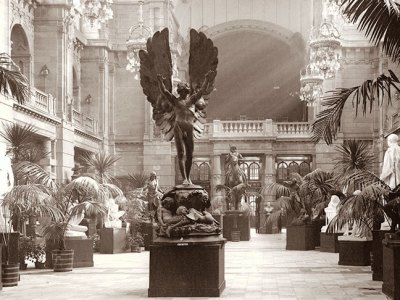 The central sculpture hall of the Glasgow (now Kelvingrove) Art Gallery and Museum, newly opened for the Glasgow International Exhibition of 1901.