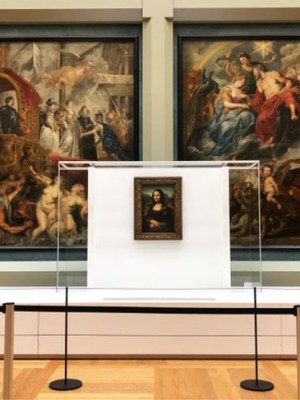 The Mona Lisa in its temporary home in the Galerie Médicis (Room 801).