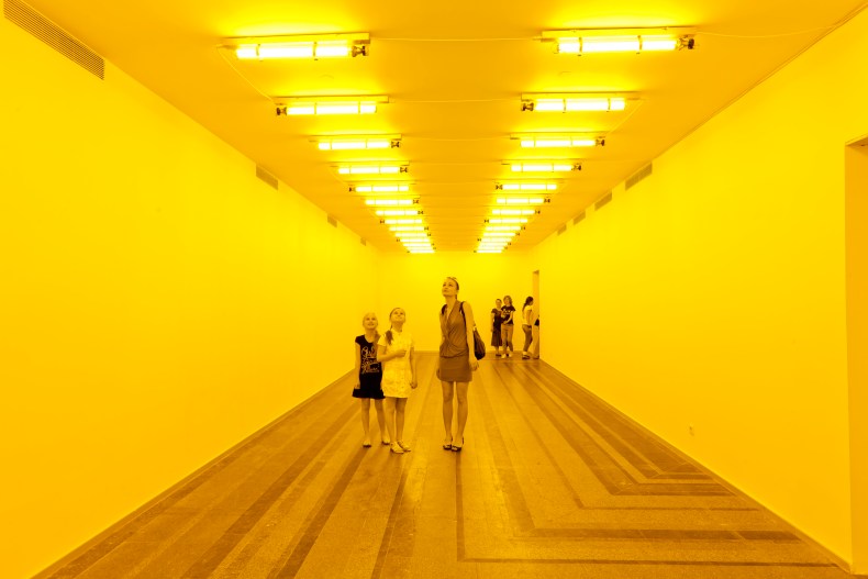 Room for one colour (1997), Olafur Eliasson. 