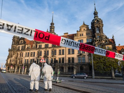 Police outside the Residenzschloss in Dresden on 25 November 2019.