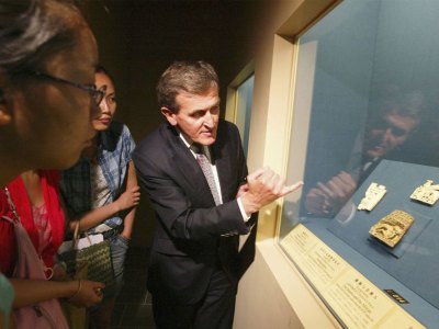 Neil MacGregor, then director of the British Museum, at ‘Art and Empire: Treasures from Assyria in the British’, an exhibition at the Shanghai Museum in 2006.
