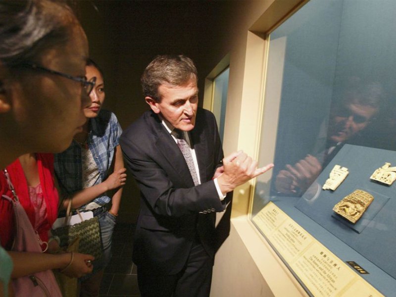 Neil MacGregor, then director of the British Museum, at ‘Art and Empire: Treasures from Assyria in the British’, an exhibition at the Shanghai Museum in 2006.