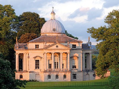 The west side of Henbury Hall in Cheshire, designed by Julian Bicknell and built in 1986–87.