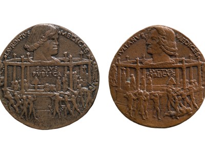 The Pazzi Conspiracy (Lorenzo de’ Medici) (1478), Bertoldo di Giovanni (obverse on left from Museo Nazionale del Bargello, Glorence; reverse on right, promised gift to the Frick Collection, New York)