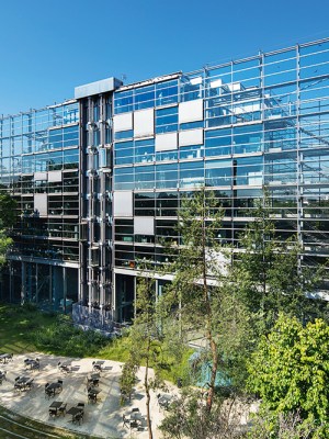 View of the garden of the Fondation Carter – Theatrum Botanicum by Lothar Baumgarten. Photo: Luc Boegly