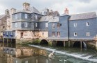 The inhabited Pont de Rohan (built 1510) in Landerneau, Brittany.