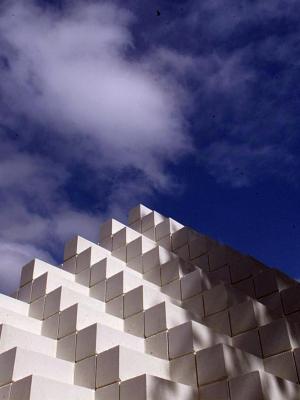 Sol LeWitt’s Four-Sided Pyramid in the National Gallery of Art’s sculpture garden, photographed in 1999.