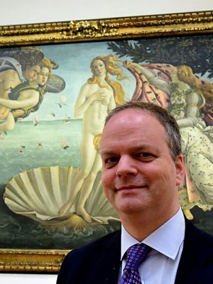 Uffizi director Eike Schmidt in front of Botticelli’s Birth of Venus, at the reopening of the gallery’s room dedicated to the artist in 2016. Photo: Alberto Pizzoli/AFP/Getty Images