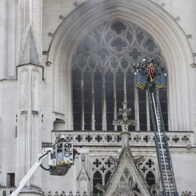 Firefighters at Nantes Cathedral on 18 July 2020. Photo: Sebastien Salom-Gomis/AFP via Getty Images