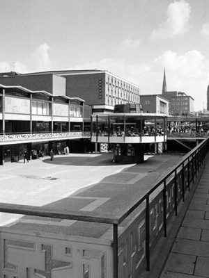The lower precinct, Coventry, built by the city’s Architect’s Department in 1957–60 and connecting to the upper precinct and the cathedral beyond (photographed in 1960).