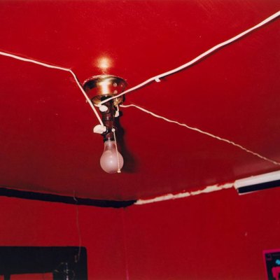Greenwood, Mississippi (1973), William Eggleston. Museum of Modern Art, New York. © 2020 Eggleston Artistic Trust