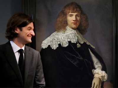 Jan Six XI in front of Rembrandt’s ‘Portrait of a Young Gentleman’ (1635) in ‘My Rembrandt’. Courtesy Dogwoof.