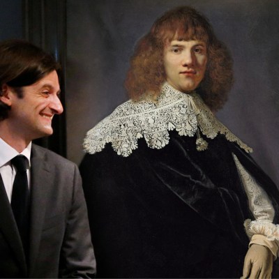 Jan Six XI in front of Rembrandt’s ‘Portrait of a Young Gentleman’ (1635) in ‘My Rembrandt’. Courtesy Dogwoof.