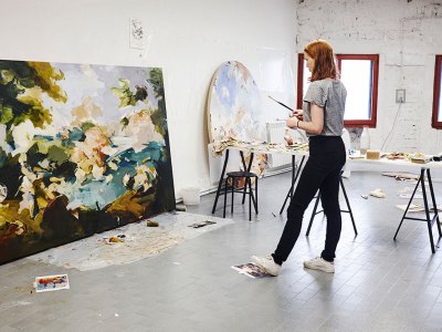 Flora Yukhnovich.