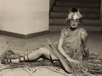 Bal au château des Noailles (c. 1929), Man Ray. Photo: © Centre Pompidou, MNAM-CCI, dist. Rmn-Grand Palais/Guy Carrard; © Man Ray 2015 Trust/Adagp, Paris 2020