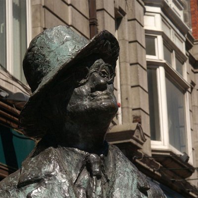Statue of James Joyce by Marjorie Fitzgibbon on North Earl Street, Dublin.