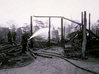 The Refreshment Pavilion at Kew Gardens after it was burned down by suffragettes in February 1913.