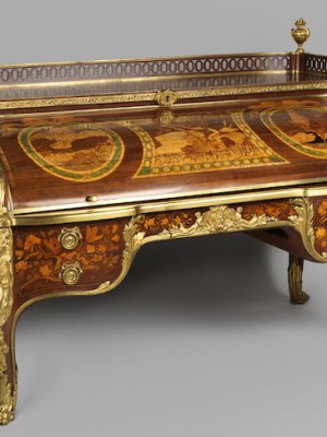 Roll-top desk (c. 1770), cabinetwork by Jean-Henri Riesener, model designed by Jean-François Oeben