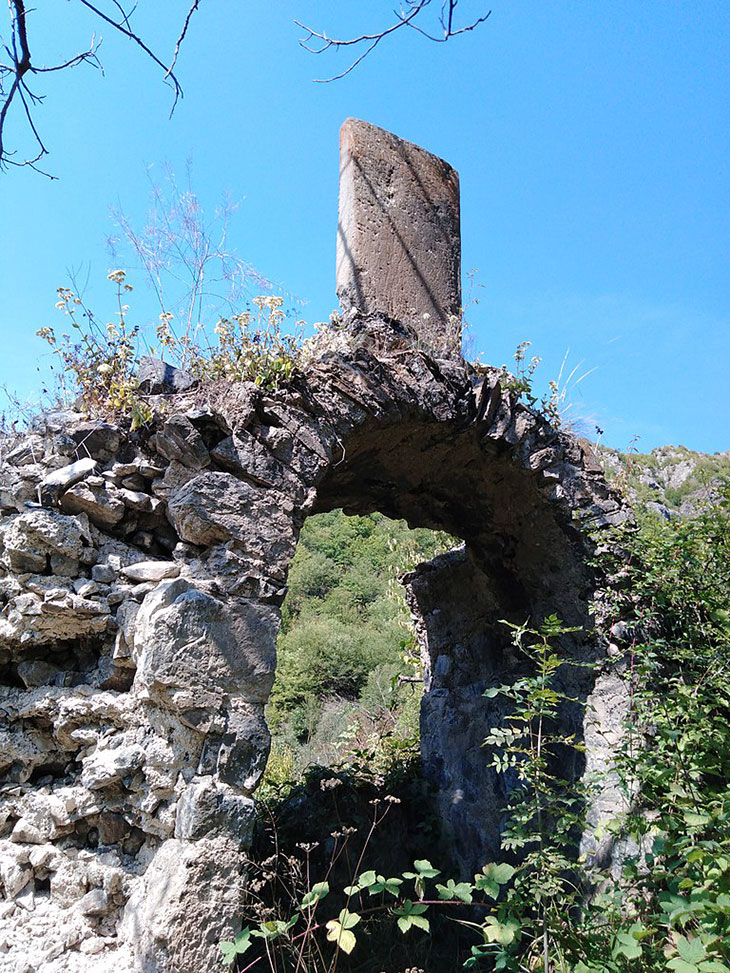 Tomb at Chapni.