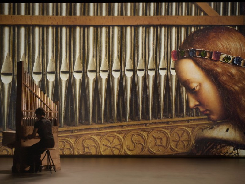 La Tentation du réel, l'Agneau mystique des frères Van Eyck (detail of film still; 2019), dir. by Jérôme Laffont and Joachim Thôme.