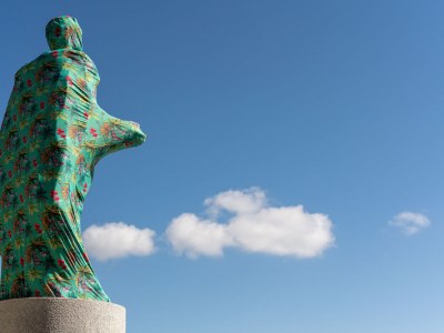 The Cloaking of the statue of Christopher Columbus behind the Bayfront Park Amphitheatre, Miami, Florida (2019), Joiri Minaya.