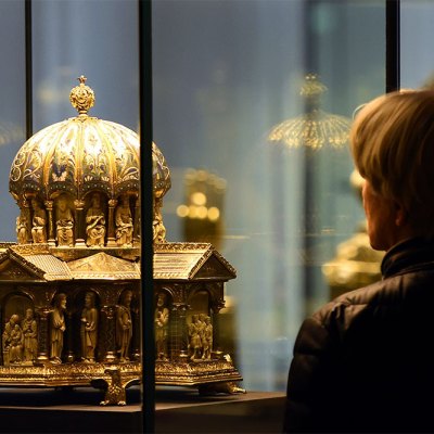 Photograph from an exhibition of the Guelph Treasure in Berlin in 2015.
