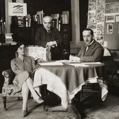 Aby Warburg (centre), with his assistants Gertrud Bing and Franz Alber, at the Palace Hotel, Rome, 1929.