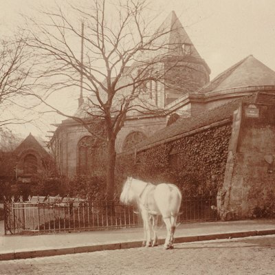 Church of Saint-Médard, 5th arrondissement (detail; 1900–01), Eugène Atget. Musée Carnavalet – Historie de Paris.