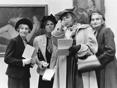 Dress circle: visitors to the Tate Gallery in 1957.