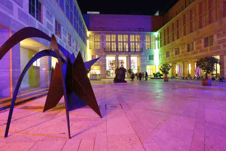 The courtyard at the Kunstmuseum Basel. 