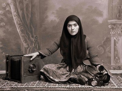 Qajar #19 (1998), Shadi Ghadirian.
