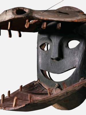 Shamanic transformation mask, late 19th century, Yup’ik Eskimo, Alaska. Galerie Flak (€75,000)