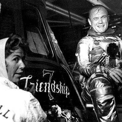 Cece Bibby (left) painting the name ‘Friendship 7’ on John Glenn’s Mercury spacecraft in 1962.