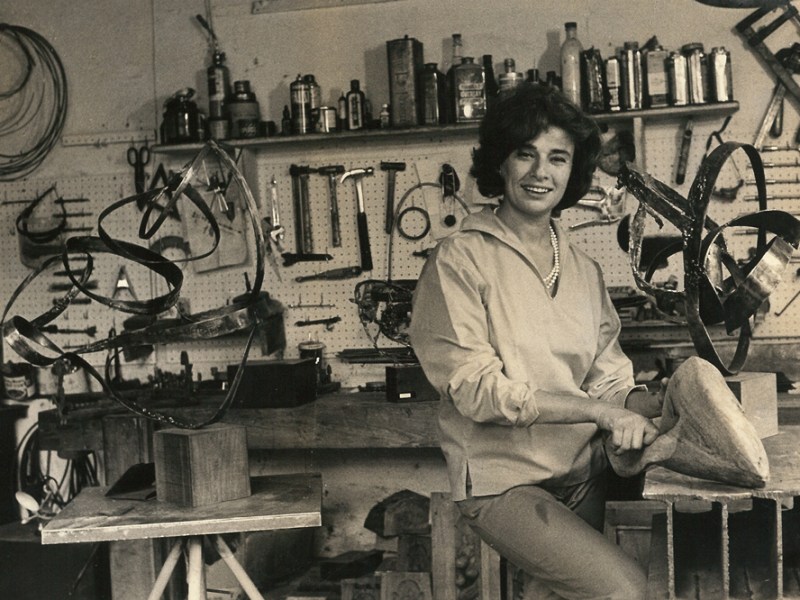 The sculptor Beverly Pepper (1922–2020).
