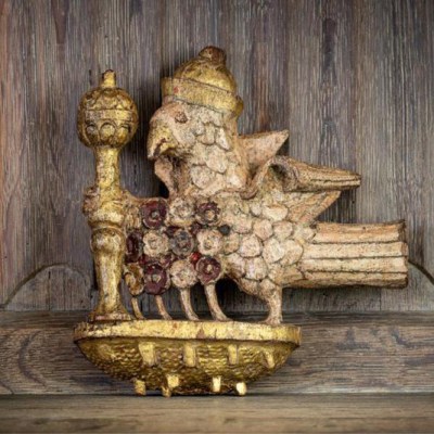 A carved-oak falcon that probably adorned Anne Boleyn's apartments at Hampton Court Palace. Photo: Paul Fitzsimmons/Marhamchurch Antiques