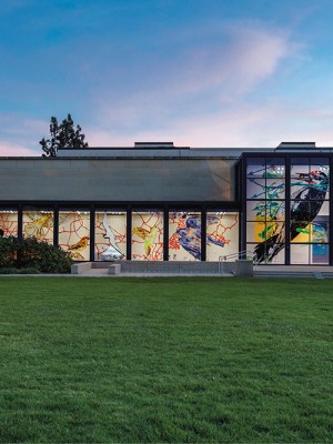 Exterior view of the ‘Borderlands’ exhibition, including Enrique Martínez Celaya’s There-bound (2021), at the Huntington Library, Art Museum and Botanical Gardens in San Marino.