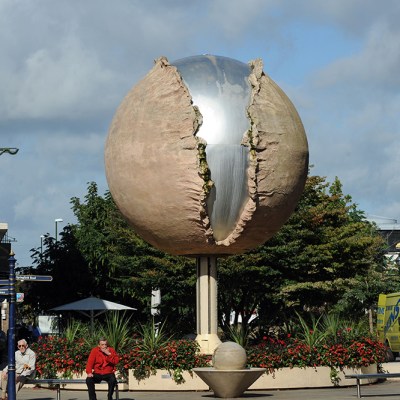 Cosmic Cycle (Rising Universe) in the centre of Horsham, West Sussex, commissioned to mark the bicentenary of the birth of Percy Bysshe Shelley and removed in 2016.