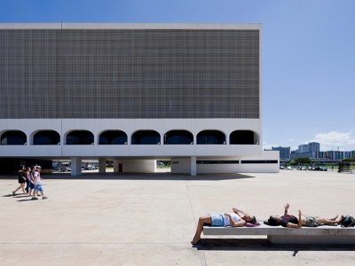 View of the National Library of Brasil in Brasília, designed by Oscar Niemeyer and photographed by Iwan Baan for his publication ‘Brasília – Chandigarh: Living with Modernity’ (Lars Müller, 2010).