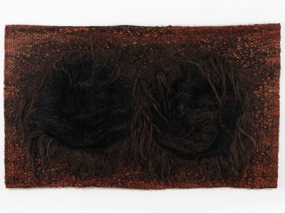 Relief avec deux collines (1972), Magdalena Abakanowicz. Sotheby’s London, £52,500