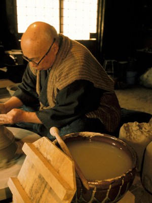 Shoji Hamada at work in 2008