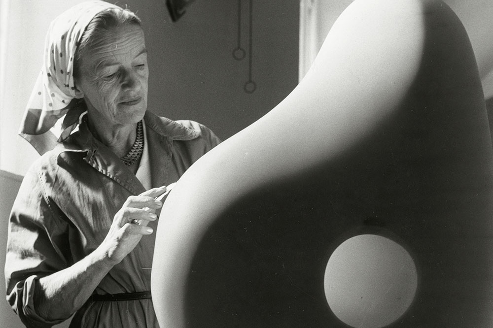 How Barbara Hepworth got into a new groove