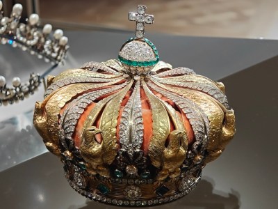 Why the Louvre theft points to a wider crisis in France