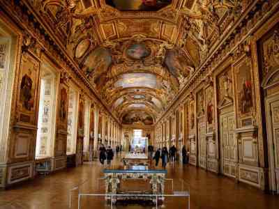 Louvre spends too much on art, not enough on security, finds damning report