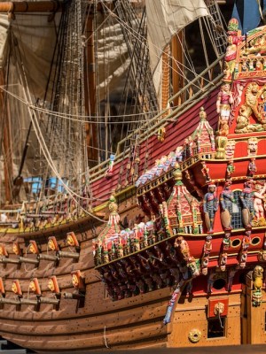 A brief history of art on the move