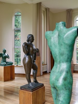 The sculptor who brought modernism to the edge of Richmond Park