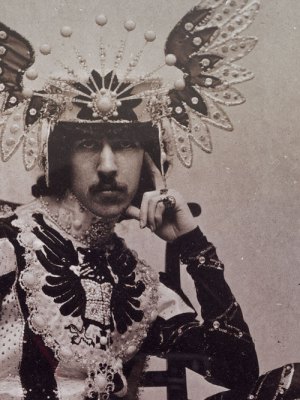 The bachelors who left their pads to the nation