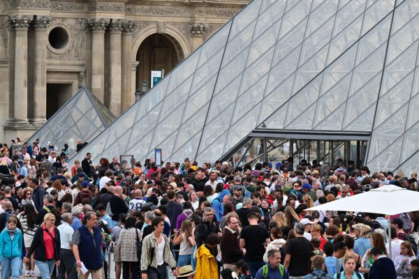 Inside the crisis at the Louvre