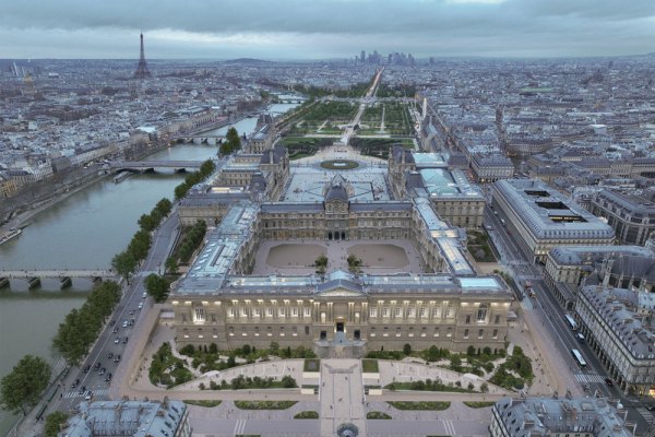French government selects architects for €1bn Louvre redevelopment